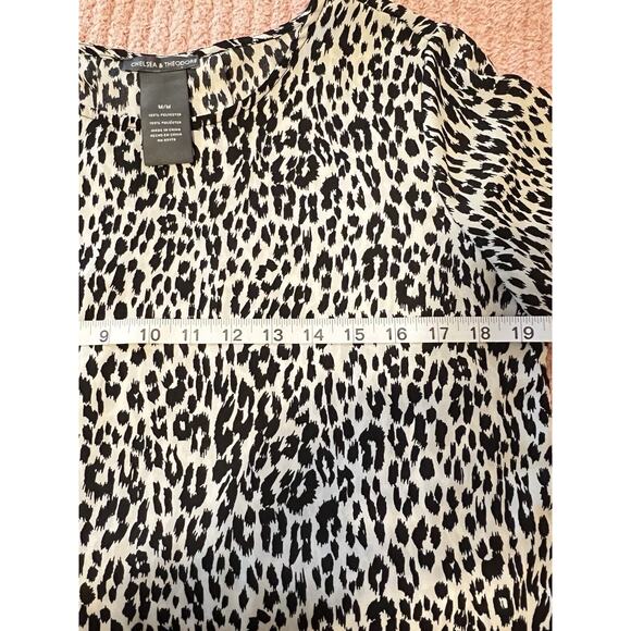 Chelsea & Theodore Leopard White Black Blouse Short Sleeves Scoop Neck Sz M - Picture 4 of 6